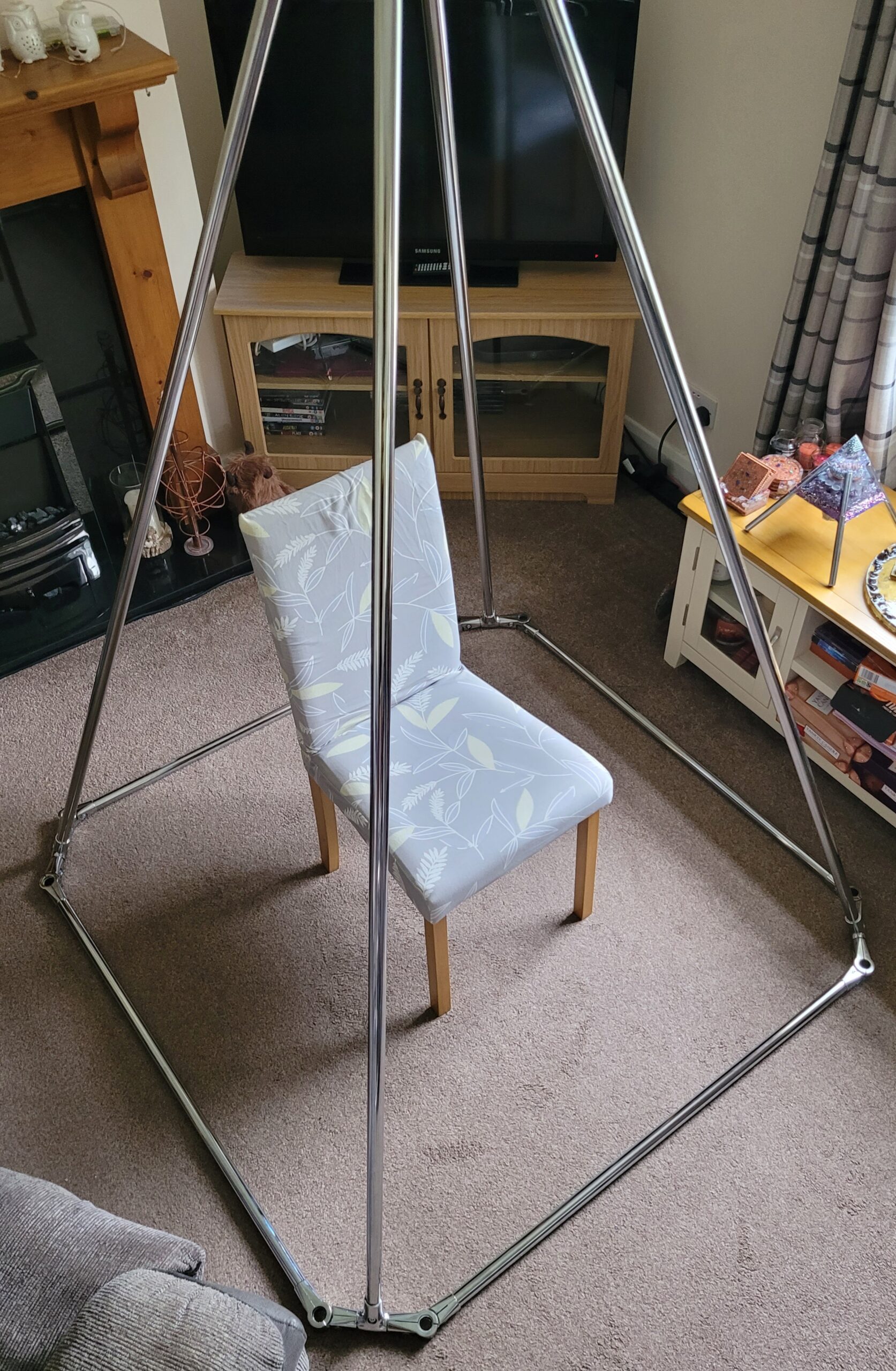 meditation pyramid indoors